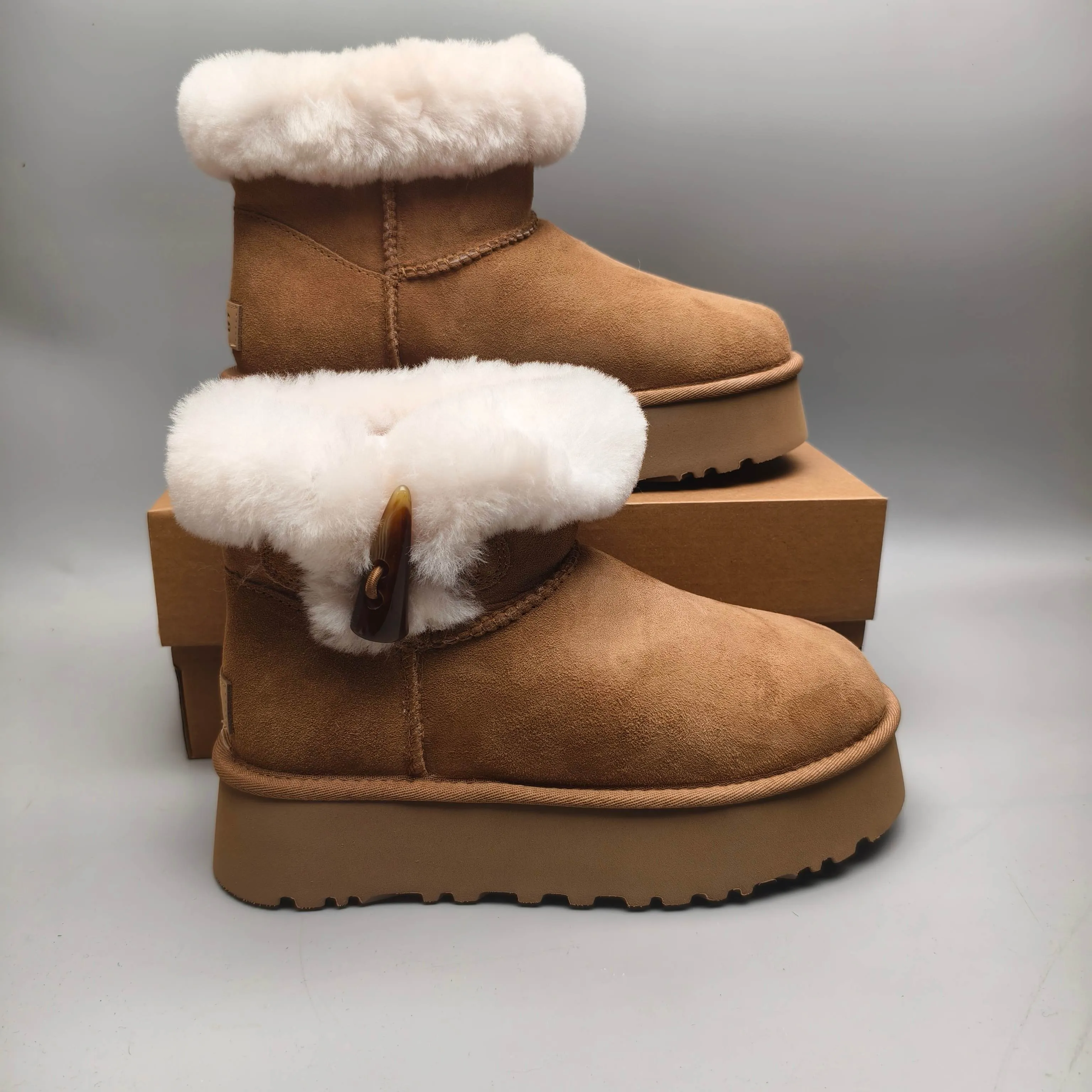 💰480 UGG sheepskin all-in-one snow boots 3356 chestnut thick sole horn jade buckle women's color color: chestnut matching size: 35-40